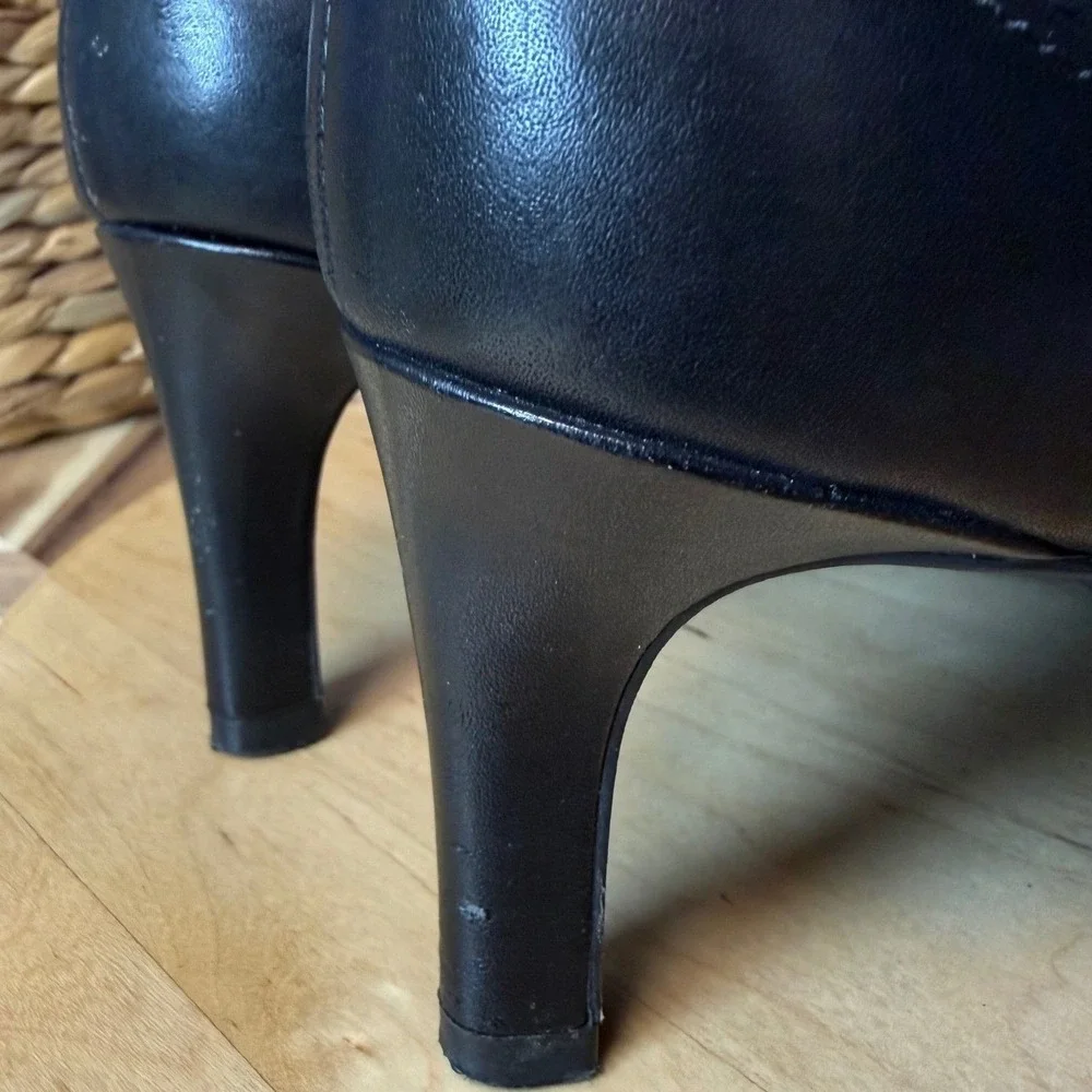 Clarks Womens Black Suede Leather Mary Jane‎ Pumps Buckle Strap Heels Round Toe